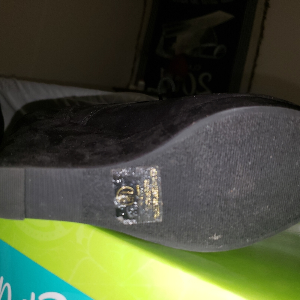 Booties - Picture 3 of 4